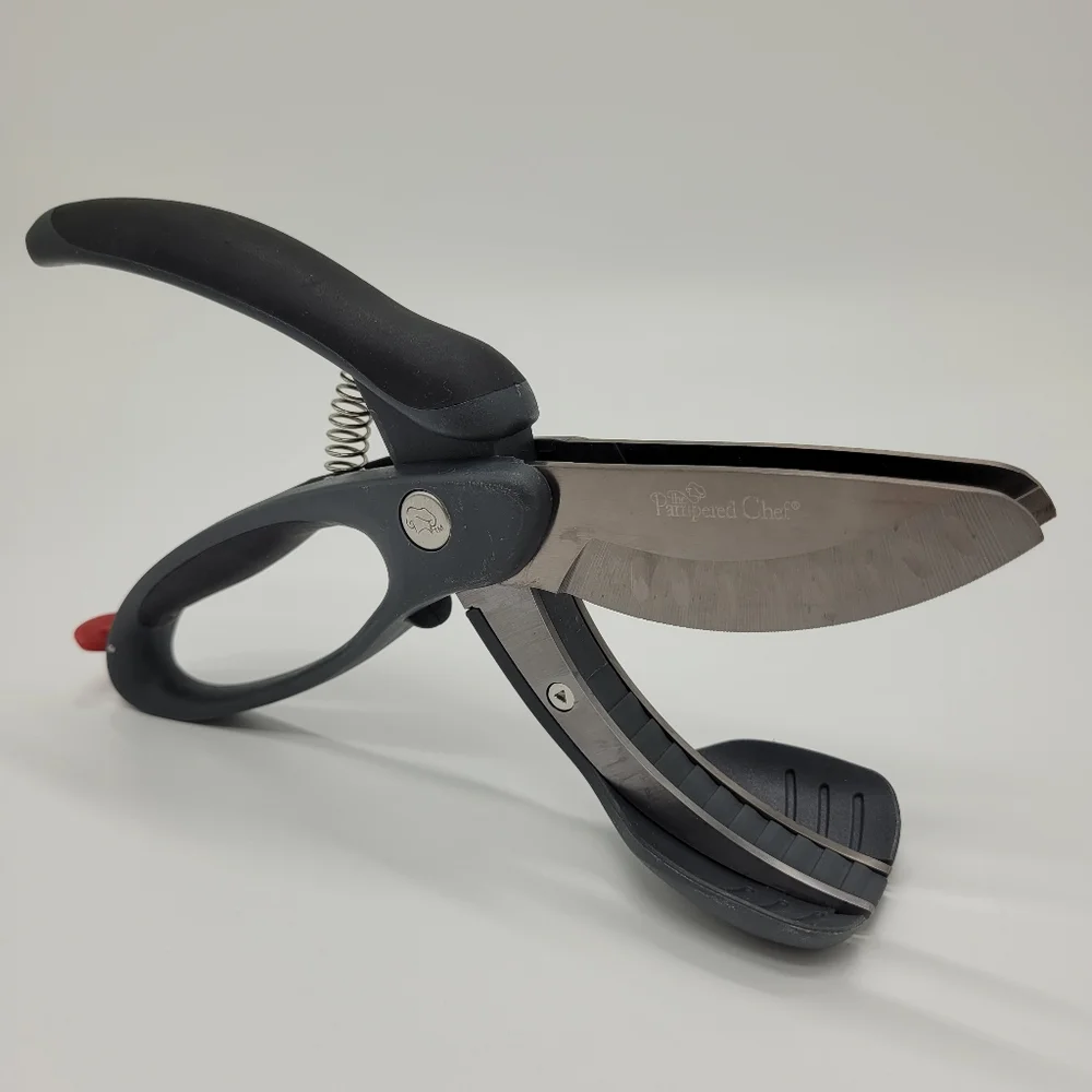 Pampered Chef Salad Chopper #2582 Locking Handle Kitchen Prep Tool